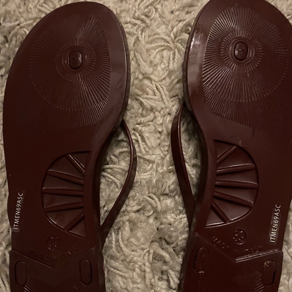 Burberry size 9 throng sandals - Picture 2 of 3